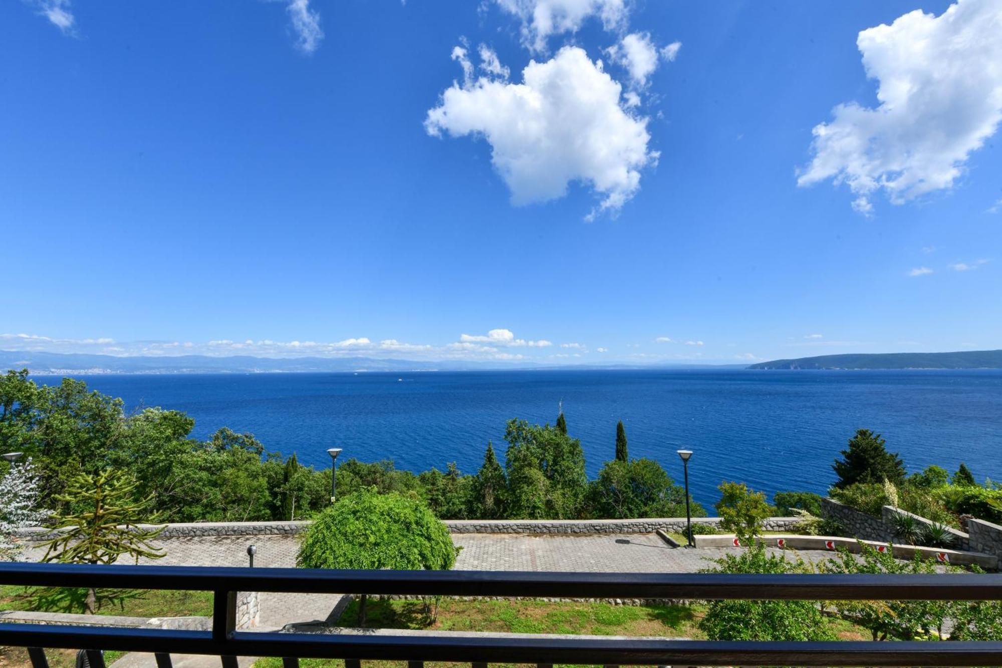 Apartments Near The Beach, With Terraces And Seaview At House B. Mošćenička Draga 외부 사진